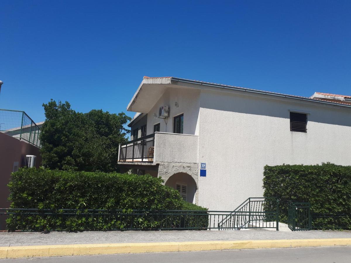 Apartman Emilio Baška Voda Exterior foto